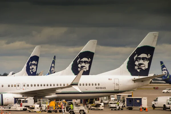 西雅图塔科马机场 华盛顿州 乌萨州 2018年6月 阿拉斯加航空公司飞机在西雅图塔科马机场的尾鳍 — 图库照片