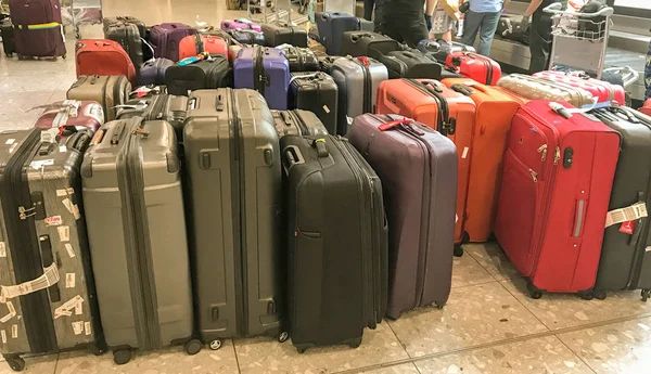 Londres Heathrow Airport Junho 2018 Malas Espera Serem Recolhidas Terminal — Fotografia de Stock