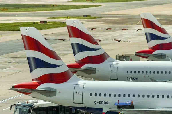 영국항공 항공기의 꼬리 지느러미 — 스톡 사진
