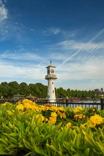 Cardiff Wales Augusti 2018 Vacker Utsikt Över Blomsterrabatter Och Scott — Stockfoto