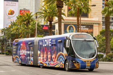 Las Vegas, Nevada, ABD - Şubat 2019: ekspres otobüs Las vegas Boulevard, 