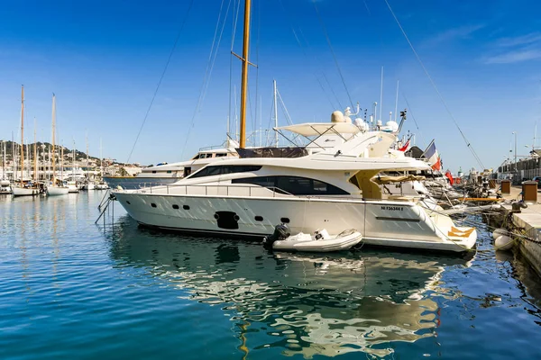 Cannes France Avril 2019 Yacht Moteur Luxe Amarré Dans Port — Photo