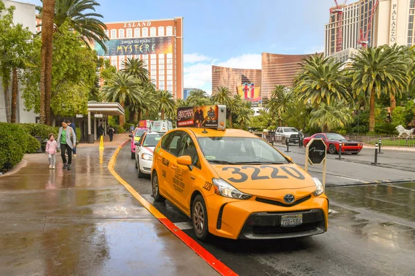 Las Vegas Nevada Usa มภาพ 2019 สายรถแท รออย นอกโรงแรมม ราจในลาสเวก — ภาพถ่ายสต็อก