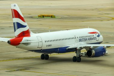 British Airways Airbus A319 jeti Gatwick Havaalanı'nda