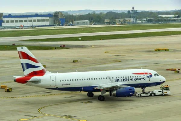 British Airways Airbus A319 Jet op Gatwick luchthaven — Stockfoto