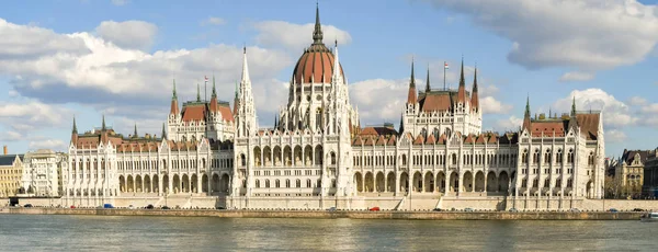 Budapest Hungary March 2018 Panoramic View Hungarian Parliament Building Banks — Stock Photo, Image