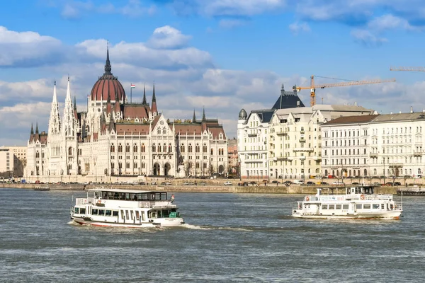 Budapest Magyarország Március 2018 Két Kis Városnéző Sétahajózás Duna Mentén — Stock Fotó