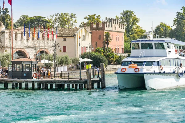 Lazise Lake Garda Italia Septembrie 2018 Feribotul Pasageri Mare Viteză — Fotografie, imagine de stoc