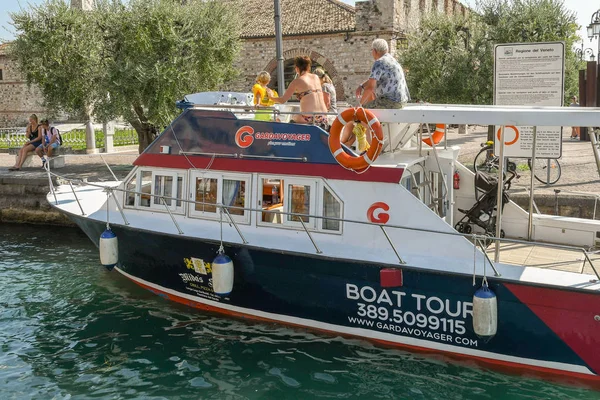 Lazise Lake Garda Italie Septembre 2018 Bateau Touristique Entrant Dans — Photo