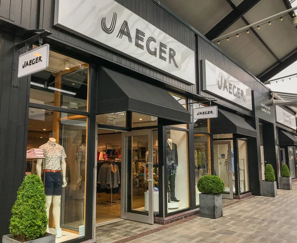 ブリッジンド ウェールズ 2019年6月 ウェールズのブリッジンドにあるマッカーサー グレンのデザイナー ショッピング アウトレットにあるイェーガー ストアへの入り口 — ストック写真