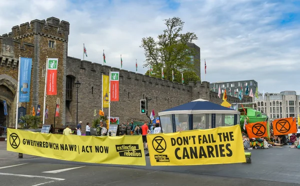Кардифф Уоли Июль 2019 Года Большой Двуязычный Баннер Блокирующий Касл Стоковое Фото
