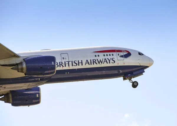 London England Mars 2019 British Airways Boeing 777 Avgår Från — Stockfoto