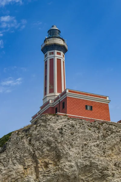 Ilha Capri Itália Agosto 2019 Farol Punta Carena Fica Penhasco — Fotografia de Stock