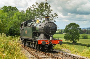 Cranmore, İngiltere - Temmuz 2019: Doğu Somerset Demiryolu hattının sonunda buhar motoru geçiş noktaları.