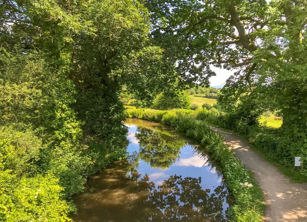 Ruhige Ländliche Szenerie Des Brecon Und Abergavenny Kanals — Stockfoto