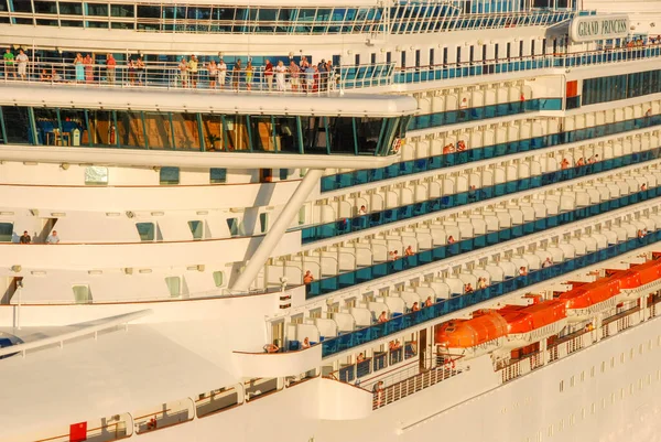 Civitavecchia Italien September 2011 Menschen Bord Des Kreuzfahrtschiffes Grand Princess — Stockfoto