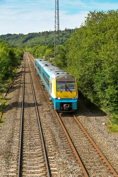 Pontyclun Wales 2020 Augusztus Wales Közlekedésével Közlekedő Dízelmotorvonat Közeledik Cardiffhoz — Stock Fotó