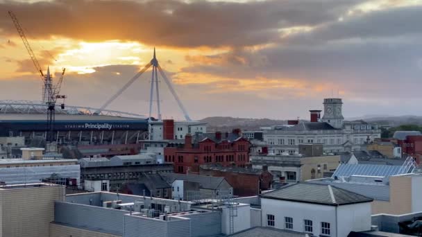 Cardiff Wales September 2020 Cardiff Skyline Vid Solnedgången Utsikten Domineras — Stockvideo