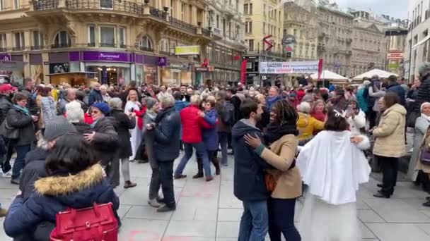 Vienna Österrike November 2019 Folk Dansar Vals Gata Wiens Centrum — Stockvideo