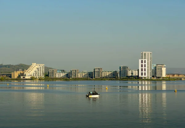 Cardiff Bay Cardiff Wales May 2018 Small Boat Sailing Still — стоковое фото