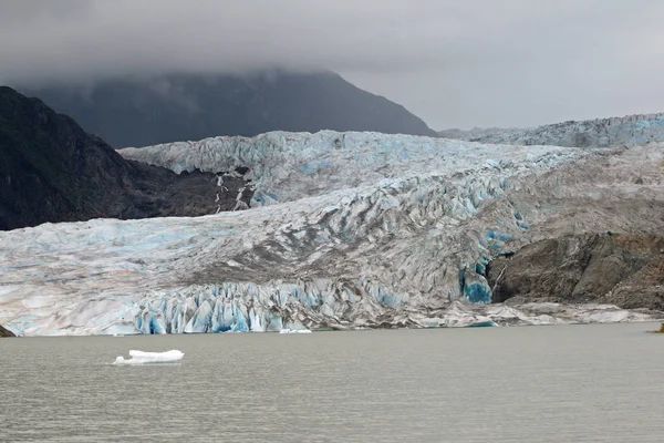 Mendenhall-glaciären och dalen, Alaska. — Stockfoto