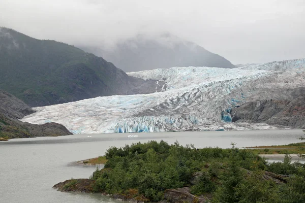 Glaciar Valle Mendenhall Alaska Fotografiado Desde Centro Visitantes Día Nublado — Foto de Stock
