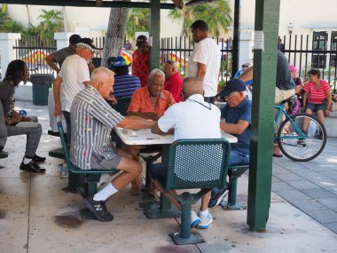 Calle Ocho küçük Havana'da, Miami, Florida üzerinde Domino Park.