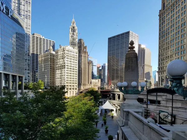 La ciudad de Chicago y el río Chicago . —  Fotos de Stock