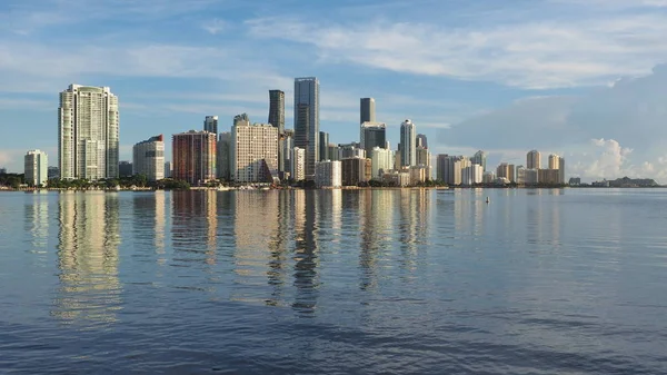 City of Miami skyline and its reflection on Biscayne Bay. — Stock Photo, Image