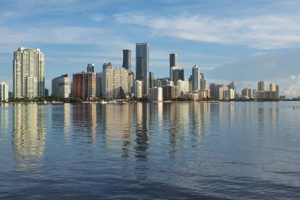 City of Miami skyline and its reflection on Biscayne Bay. — Stock Photo, Image
