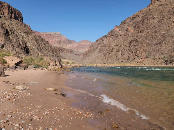 Granit Stromschnellen Strand im Grand Canyon Nationalpark, arizona. — Stockfoto