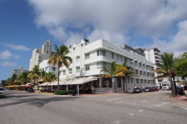 Ocean Drive Miami Beach Carlyle binasında.