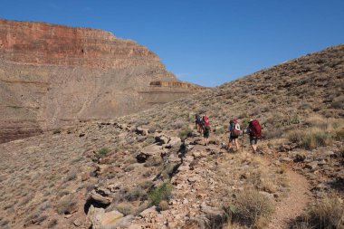 Büyük Kanyon Tonto izinde Backpackers.