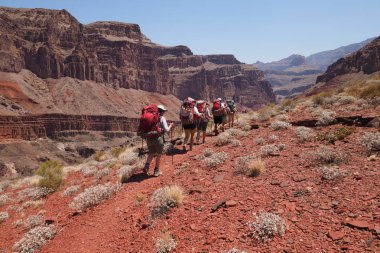Büyük Kanyon Tonto izinde Backpackers.