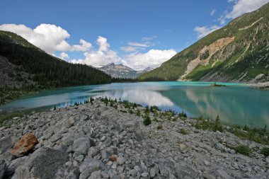 Joffre Lakes Provincial Park 'daki Upper Joffre Gölü, Kanada.