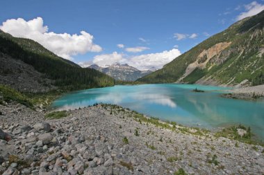 Joffre Lakes Provincial Park 'daki Upper Joffre Gölü, Kanada.