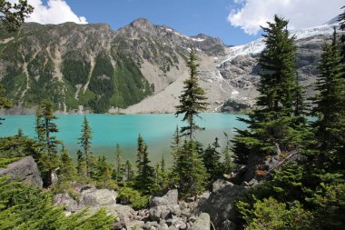 Joffre Lakes Provincial Park 'daki Upper Joffre Gölü, Kanada.