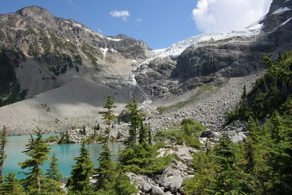 Upper Joffre Lake in Joffre Lakes Provincial Park, Canada. — Stock Photo, Image