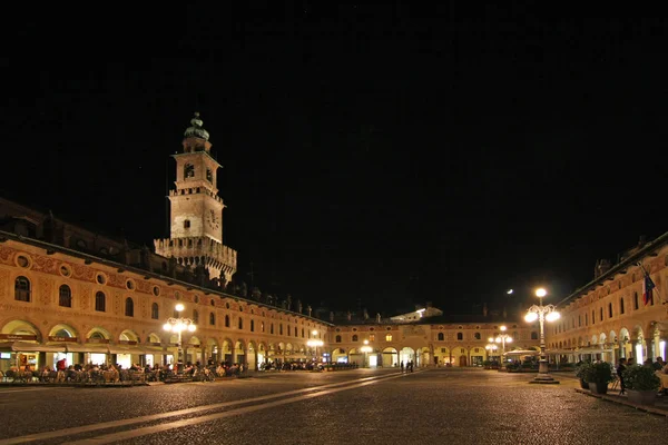 La Piazza Ducale en Vigevano, Italia . — Foto de Stock