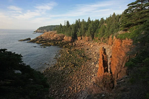 Pantai terjal di Taman Nasional Acadia, Maine . — Stok Foto