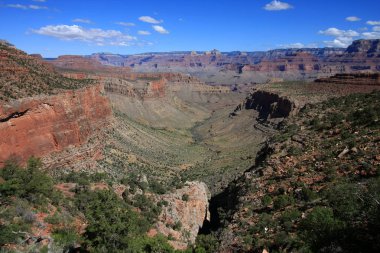 Grandview Trail'den Büyük Kanyon'un görünümü.