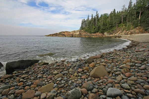 Pantai terjal di Taman Nasional Acadia, Maine . — Stok Foto