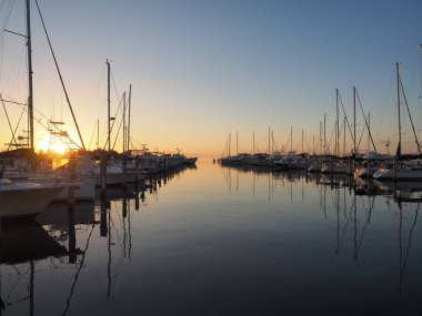 Akşam Yemeği Key Marina üzerinde Gündoğumu, Miami.