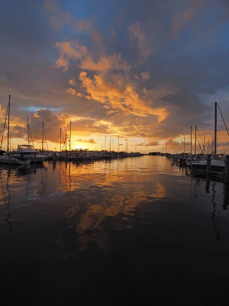 Sunrise over Dinner Key Marina a Coconut Grove, Miami, Florida . — Foto Stock