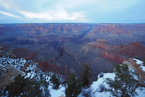 Coucher de soleil hivernal sur le Grand Canyon . — Photo