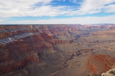 Kışın Güney Rim Trail Büyük Kanyon görünümü.