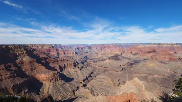 Vue du Grand Canyon depuis le sentier South Rim en hiver . — Photo