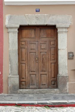 Antigua antika ahşap kapılar, Guatemala.