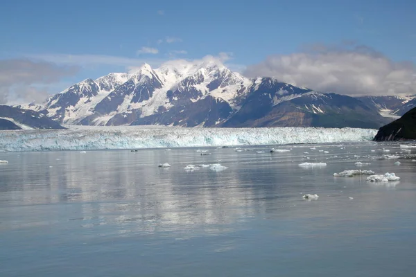 Ghiacciaio Hubbard e Baia del Disincanto, Alaska. — Foto Stock