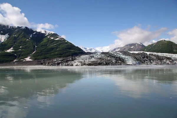 Turner-gleccser és a Disenchantment Bay, Alaszka. — Stock Fotó